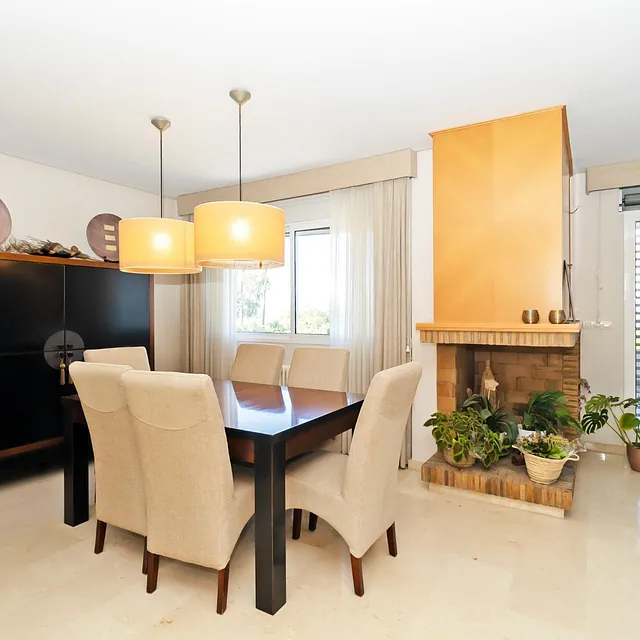 Graciela Berbin Realtor CHALET CALICANTO