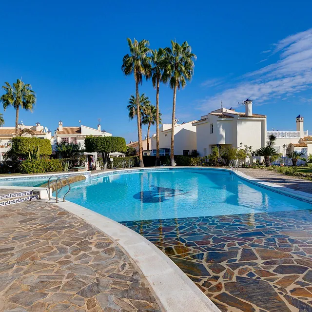 Graciela Berbin Realtor CHALET PAREADO EN TORREVIEJA