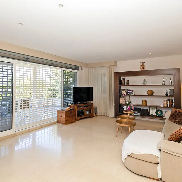 Graciela Berbin Realtor CHALET CALICANTO