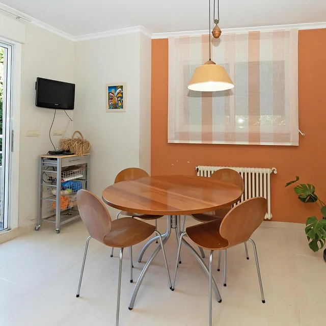 Graciela Berbin Realtor CHALET CALICANTO